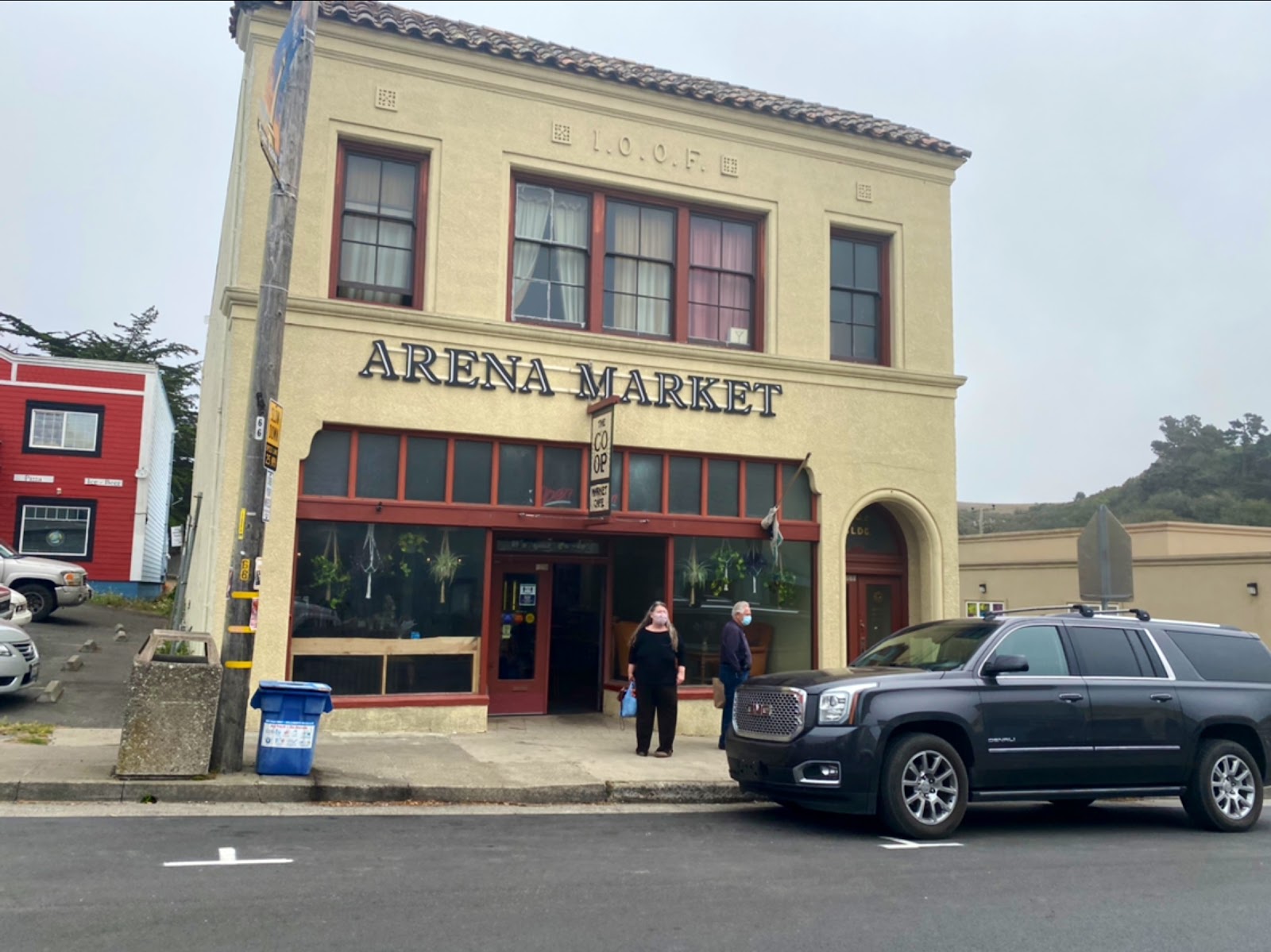 Arena Market & Café